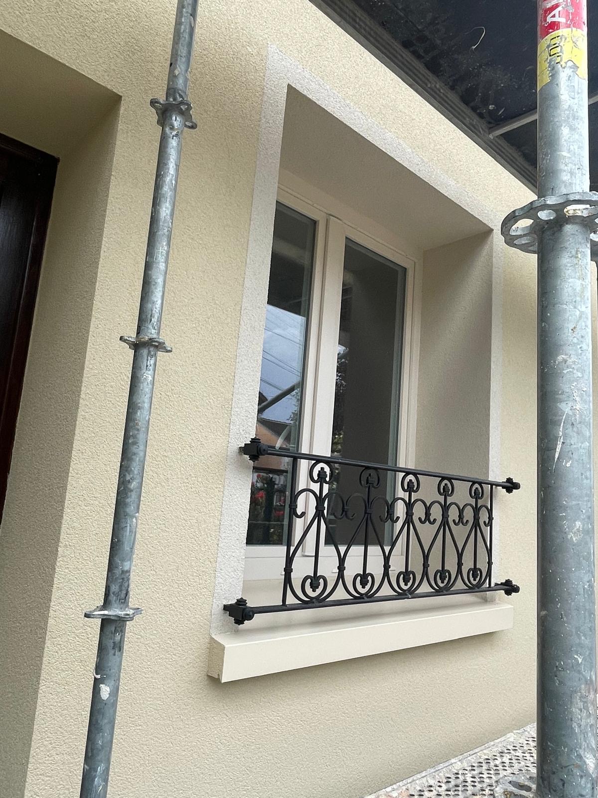 isolation des murs par l'extérieur et garde-corps